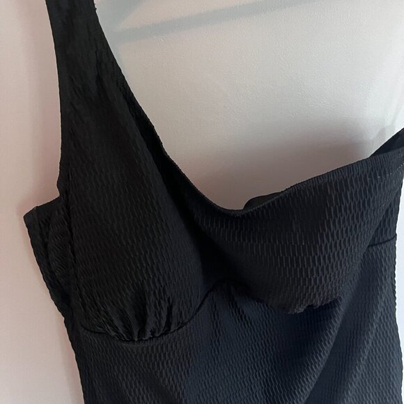 Beach Couture plus size 3X like new swimsuit black one shoulder - Picture 2 of 8